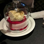 リストランテ･ヒロ  - 大きな白トリュフがガラスケースに入っていた