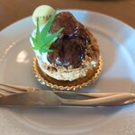 中島大祥堂 丹波本店 - ザクザクパイにあっさりクリーム+大きい栗が１個半♡