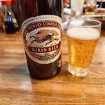 中央酒場 - 瓶ビール大瓶650円で乾杯！