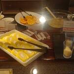 創作ダイニング ラ・ベランダ - デザート　ロールケーキ、クリームチーズとブルーベリーのトライフル