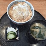 やぶそば - 小さいかつ丼＋みそ汁