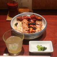 伊勢廣 京橋本店 - 焼鳥5本丼