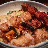 伊勢廣 京橋本店 - 焼鳥5本丼アップ
