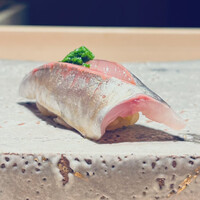 鮨 由う - 