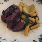 Trattoria Annamaria - 肉の焼きも見ての通りの極上仕事