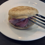 Trattoria Annamaria - いつもの大判焼きに極上生ハム挟んでスタート