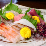 味蔵舞 - 料理写真:【お造り】旬の魚を毎日市場にて仕入れております。