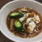 そば小川 - このお漬物を入れて食べてくださいのこと！