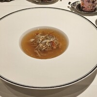 水綾閣 - 香港伝統の碗仔翅(スープ)を贅沢なスタイルで
                    ふかひれ蟹鶏肉筍のとろみのあるスープ