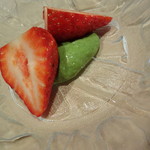 日本料理 楽心 - あまおう苺、クレソンのクリーム　アップ