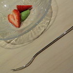 日本料理 楽心 - あまおう苺、クレソンのクリーム