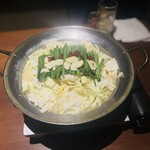 和牛料理 要 - モツ鍋