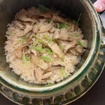 赤坂 菊乃井 - 昼懐石１５７３０円。松茸御飯変更＋１２１０円。この追加料金で、惜しげもなく松茸を使われています。日本人に生まれて良かった〜。仕事頑張ってきて良かった〜