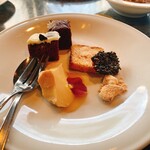 MORETHAN TAPAS LOUNGE - 