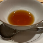 雪月花 たなかさとる - 松阪牛と神戸牛のスネ肉のコンソメスープ。飲みかけではありません。