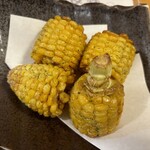 魚男 - ③とうもろこしのハーブソルト揚げ 480円