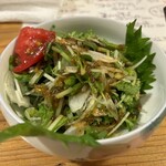 魚男 - 余った野菜をサラダにしてくれた！
