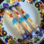 ヨックモック - 料理写真:クリスマスバージョンでサンタクロースの絵が描かれています。