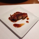 フォアグラのステーキ（トリュフソース）