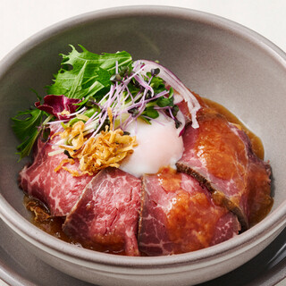ランチの一番人気【ローストビーフ丼】