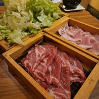 しゃぶしゃぶ・創作料理居酒屋 豚吟 栄店 - 