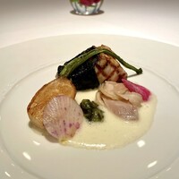 レ セゾン - ②寒鰆にレモンと海藻の香り
                    　蕪と蛤と共に