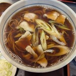 葉隠 - 肉南蛮そば。豚肉の出汁がじんわり出ている。一味をたっぷり振って食べるのも良い。