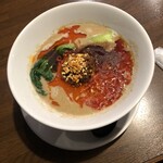 札幌担々麺なり屋 - 白ごま担々麺　880円がオープン価格で600円