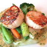 ア・ポワン - 1900円ランチのメインの魚料理（+200円）