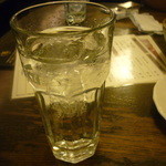 骨付鳥 一鶴 - 焼酎（麦）達磨六条大麦水割り二杯目