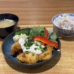 鳥〇食堂×タニタカフェ - 