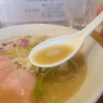 麺屋にじ丸 - トロみのあるスープ
