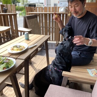 シャルボンテラス席はペット同伴ＯＫ！！