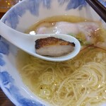 Ramen FeeL - 東京軍鶏の鶏モモチャーシュー ♪