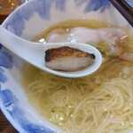 Ramen FeeL - 東京軍鶏の鶏モモチャーシュー ♪