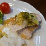 キッチン ブルー グローブ - スープ具材を乗せて