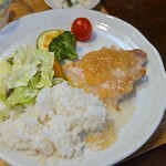 キッチン ブルー グローブ - ワンプレートが続く