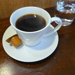 キッチン ブルー グローブ - ホットコーヒーのアップ