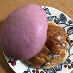 シライシパン　アウトレットショップ - 豆パンとさつまいもクリームパン3つづ入って各220円税込！