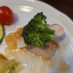 キッチン ブルー グローブ - ブロッコリーを乗せて