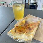 TRÀ ĐÁ 2023 - 料理写真:チーズ入りバインチャンヌン＆ベトナムティー