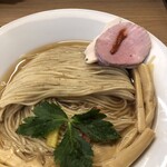 めん処 きよ洲 - 綺麗に畳まれた麺が美しい！貝汁昆布水が美味しい！