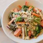 軽井沢産フルーツトマトのシーザーサラダ