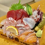 いぶし銀次郎 - リニューアルオープン記念の888円お刺身5点盛小箱