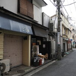 丿貫 - 店舗の並び