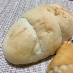 焼きたてパン&カフェレスト 富鳳珍 - チョコ塩バターロール