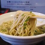 丿貫 - 牡蠣とエスカルゴの合わせ蕎麦、麺リフト