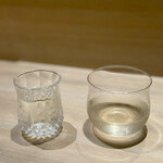 恵比寿 鮨 はつめ - 飲み比べできるのもうれしい