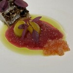 真白 - ・アマランサス？
      ・大分の太刀魚の炭火焼き
      ・銀杏
      
      ・紅芯大根のすりおろしに、甘酢で炊いた生姜を合わせたソース
      ・フィンガーライムを添えて