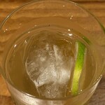 真白 - ドリンク⑤（次のトマト料理に合わせて）
      
      ・青レモンを使った自家製ジンジャーエール